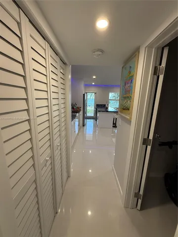 $2,600 | 901 South Surf Road, Unit 306, Hollywood, FL 33019