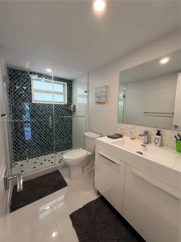 $2,600 | 901 South Surf Road, Unit 306, Hollywood, FL 33019