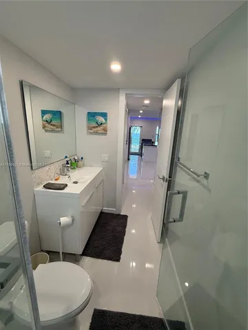 $2,600 | 901 South Surf Road, Unit 306, Hollywood, FL 33019