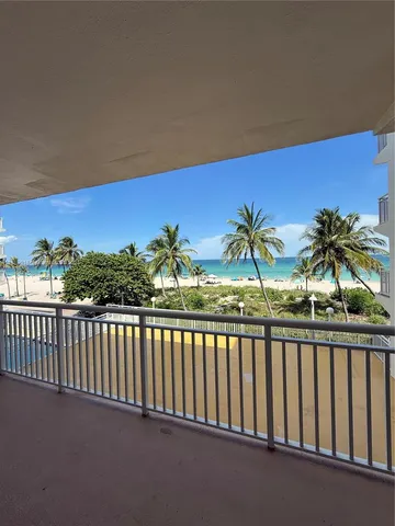 $2,600 | 901 South Surf Road, Unit 306, Hollywood, FL 33019
