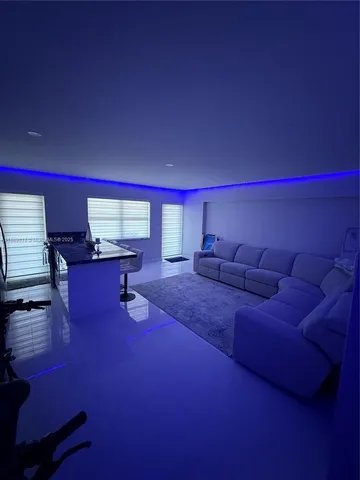 $2,600 | 901 South Surf Road, Unit 306, Hollywood, FL 33019