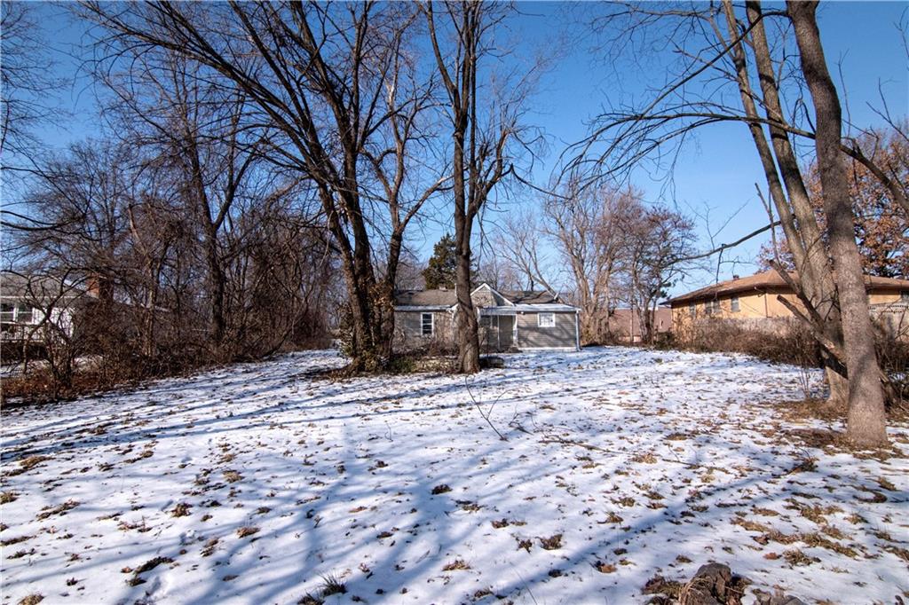 7923 Harris Avenue Raytown, MO 64138 - Photo 2 of 12