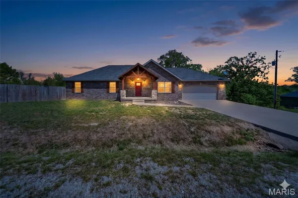 $389,900 | 20164 Helios Lane, St. Robert, MO 65584