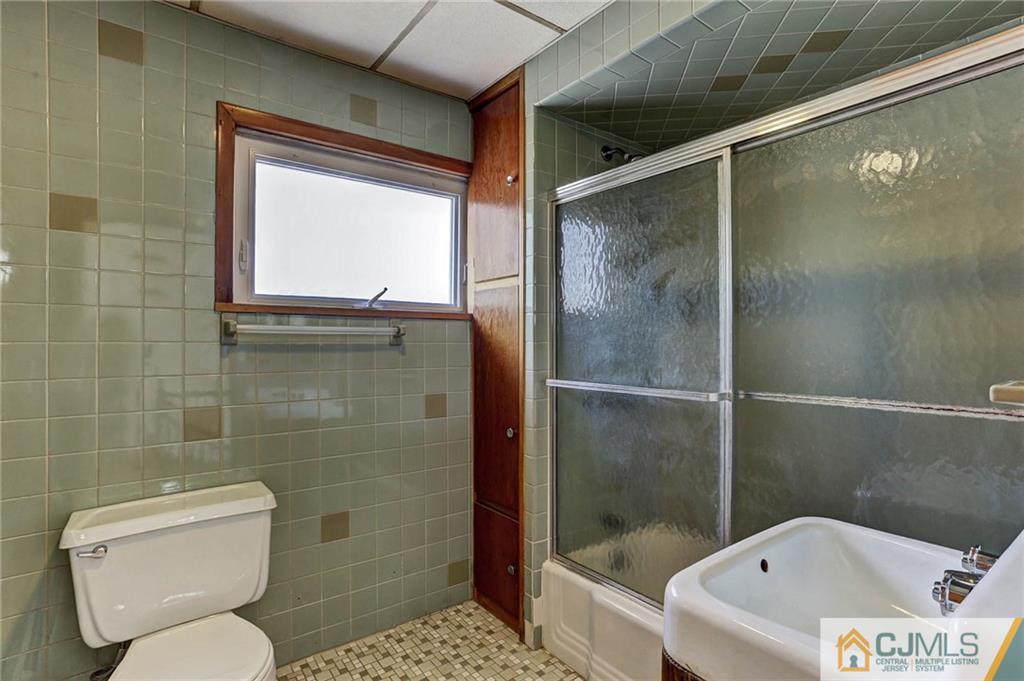 25 Riva Avenue Milltown, NJ 08850 - Photo 13 of 24 Gallery Image 13