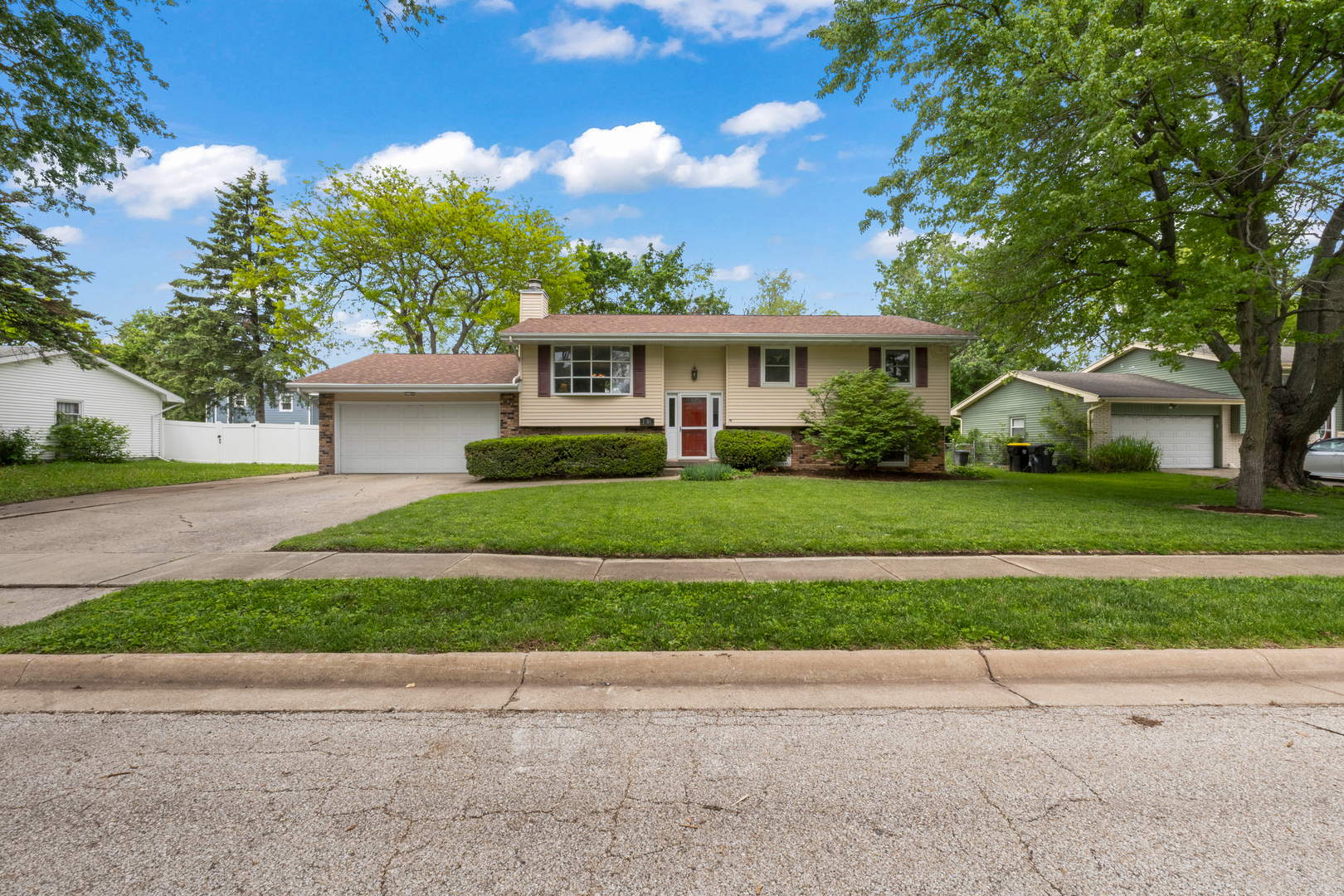 1704 Dunray Lane Normal, IL 61761 - Photo 3 of 51