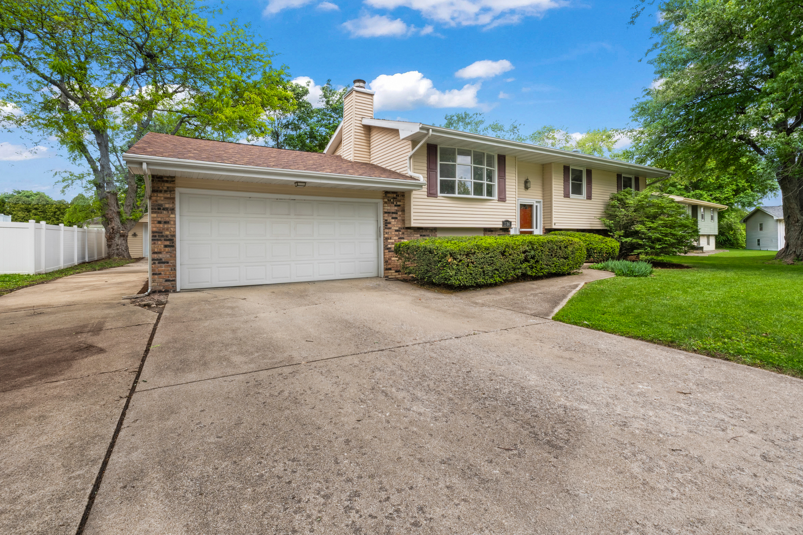 1704 Dunray Lane Normal, IL 61761 - Photo 5 of 51