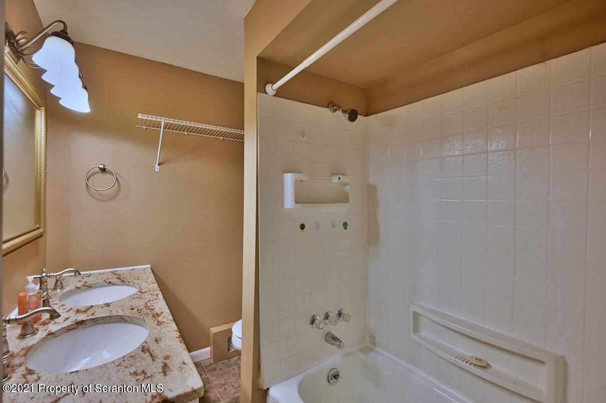 929 Providence Road Scranton, PA 18508 - Photo 19 of 39 Gallery Image 19