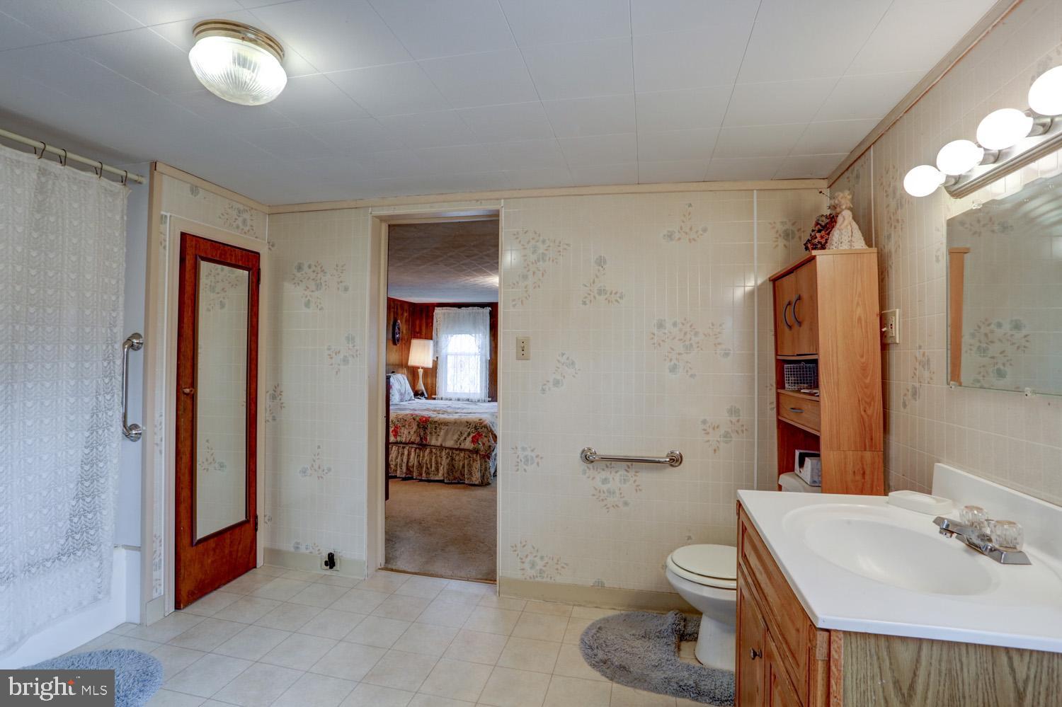 2160 Cloverleaf Road Mount Joy, PA 17552 - Photo 22 of 39 A bathroom as big as a bedroom!
