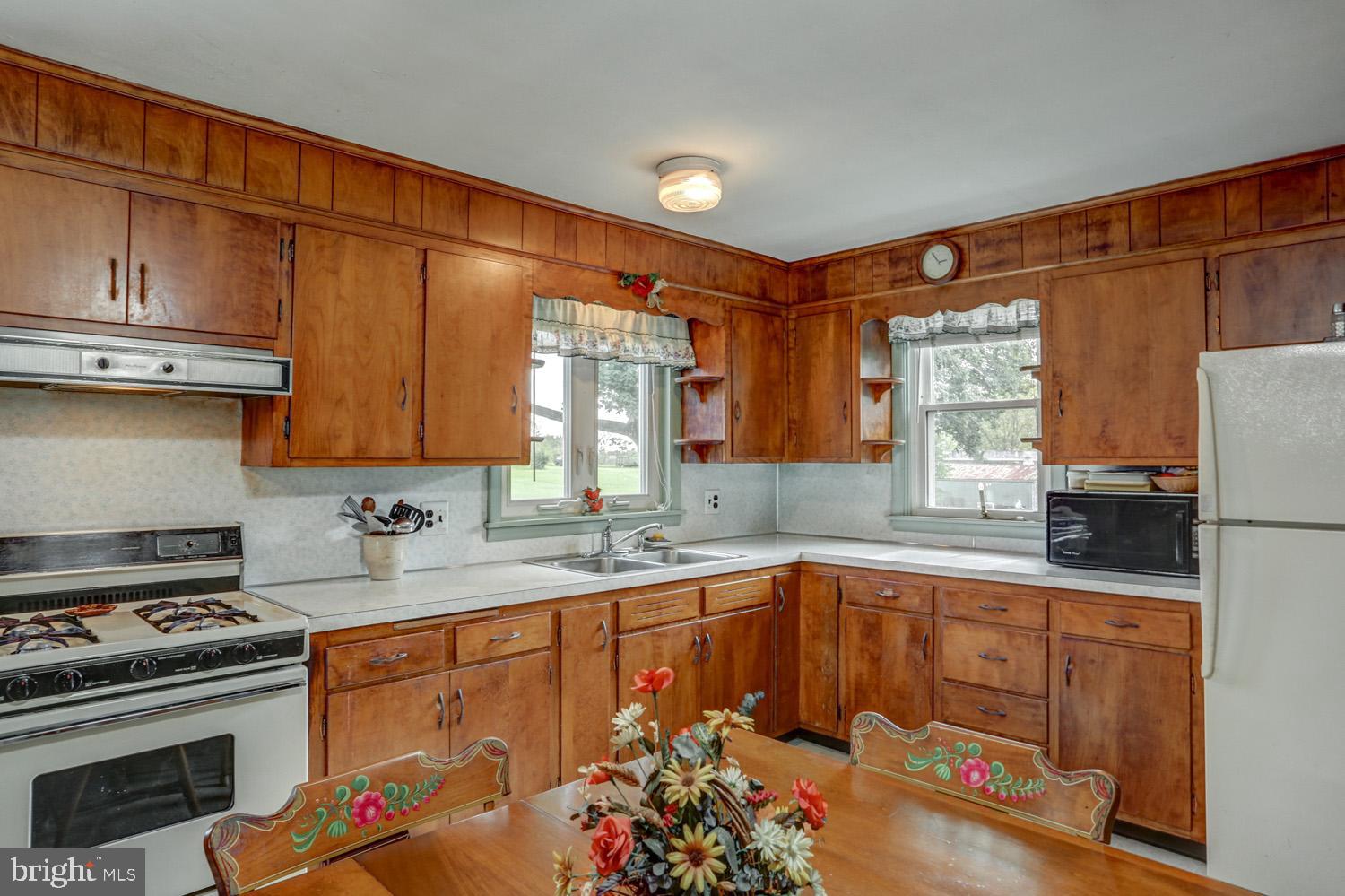 2160 Cloverleaf Road Mount Joy, PA 17552 - Photo 8 of 39