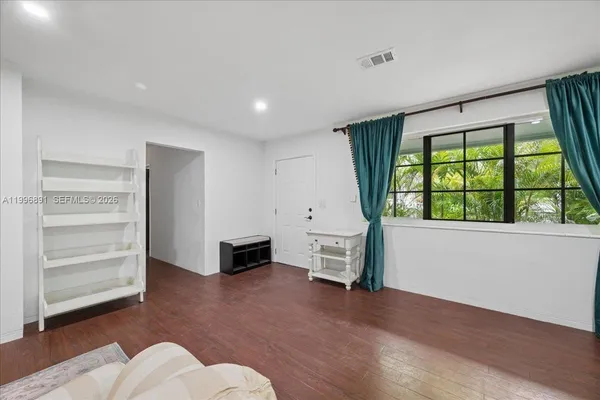 $5,800 | 3490 William Avenue, Miami, FL 33133