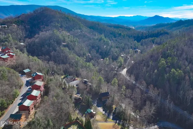 $500,000 | 3144 Smoky Ridge Way, Pigeon Forge, TN 37862