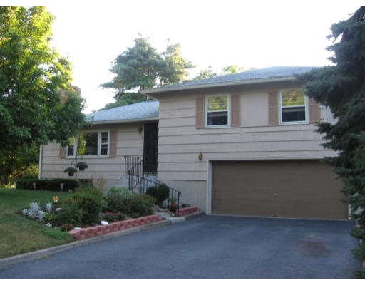 302 Old Farm Road Springfield, MA 01119 - Photo 1 of 9