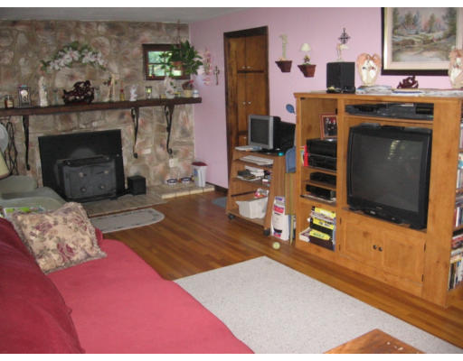 302 Old Farm Road Springfield, MA 01119 - Photo 2 of 9