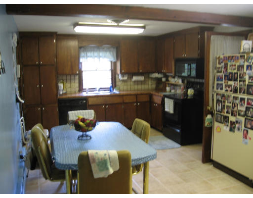 302 Old Farm Road Springfield, MA 01119 - Photo 3 of 9