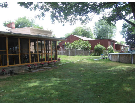 302 Old Farm Road Springfield, MA 01119 - Photo 8 of 9