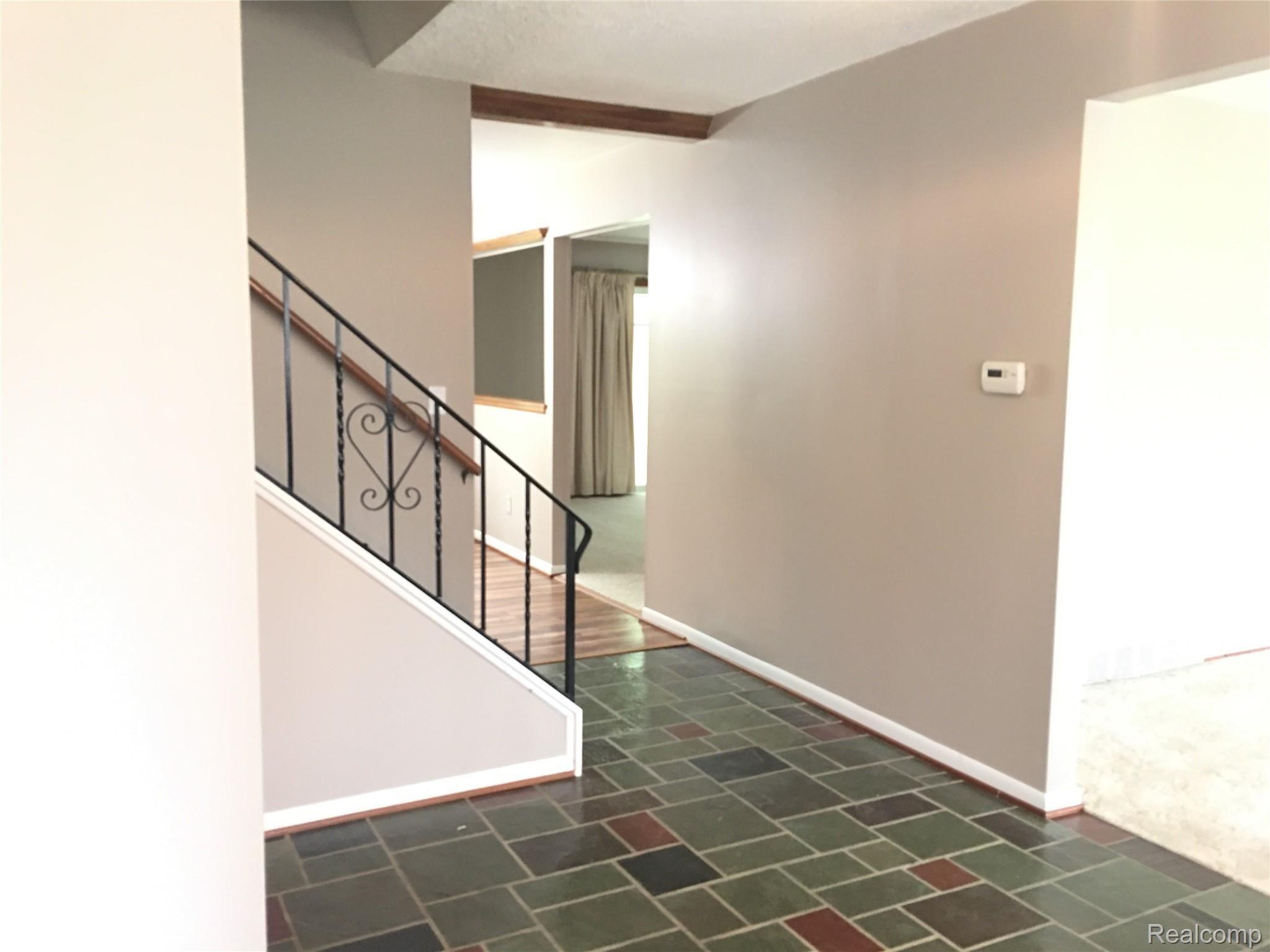 6801 Rattalee Lake Road Clarkston, MI 48348 - Photo 9 of 42 8.jpg