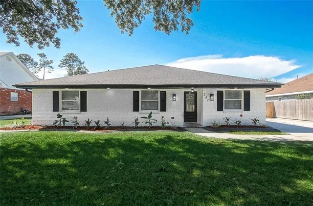 $299,000 | 247 Somerset Road, Laplace, LA 70068