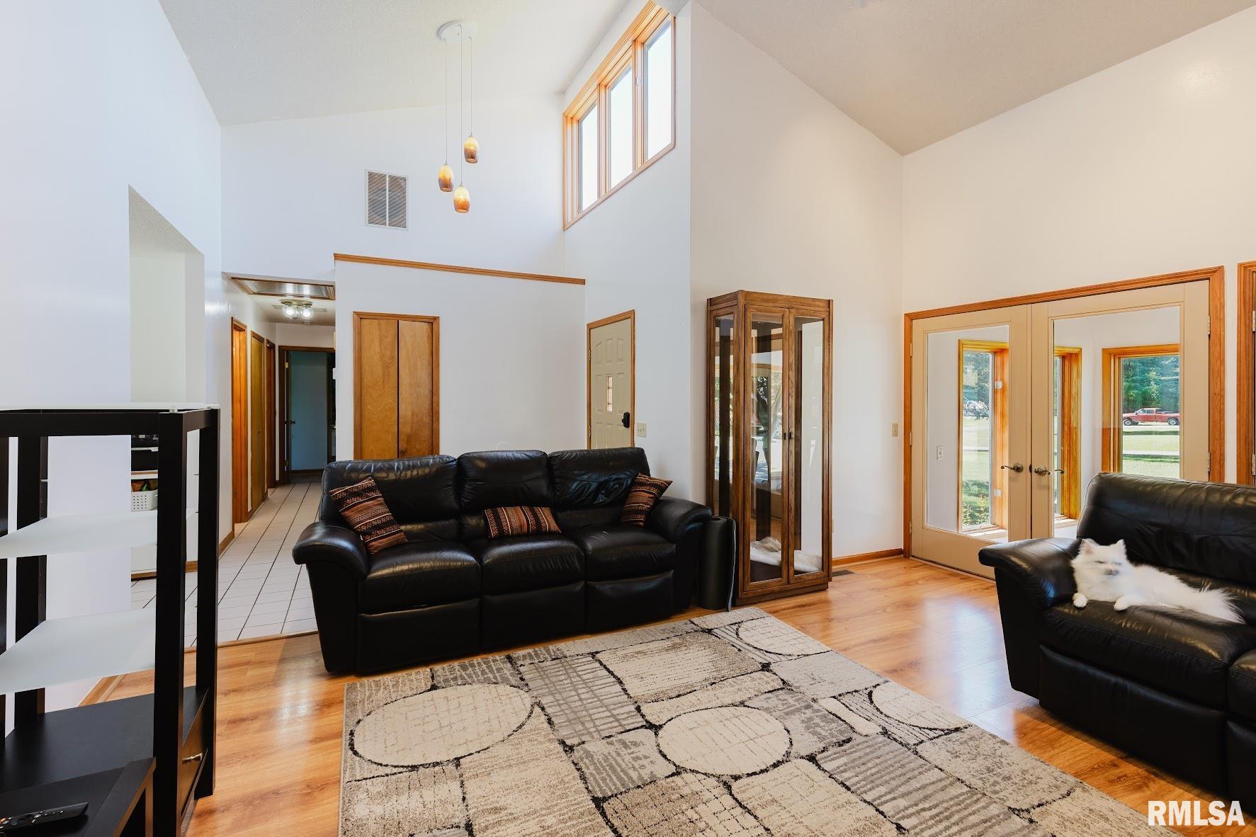 15150 Remington Road Marion, IL 62959 - Photo 6 of 57