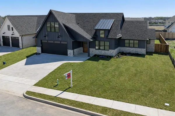 $625,795 | 2029 Nichole Boulevard, Pottsboro, TX 75076