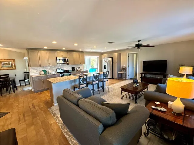 $2,175 | 22497 Glen Avenue, Punta Gorda, FL 33980