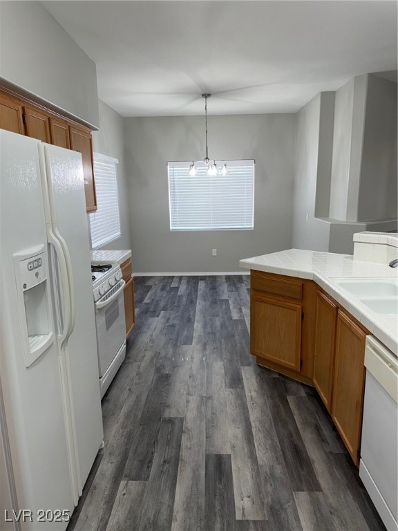 1050 East Cactus Avenue, Unit 2127 Las Vegas, NV 89183 - Photo 11 of 22 Kitchen