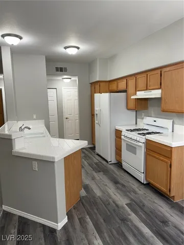 $1,300 | 1050 East Cactus Avenue, Unit 2127, Las Vegas, NV 89183
