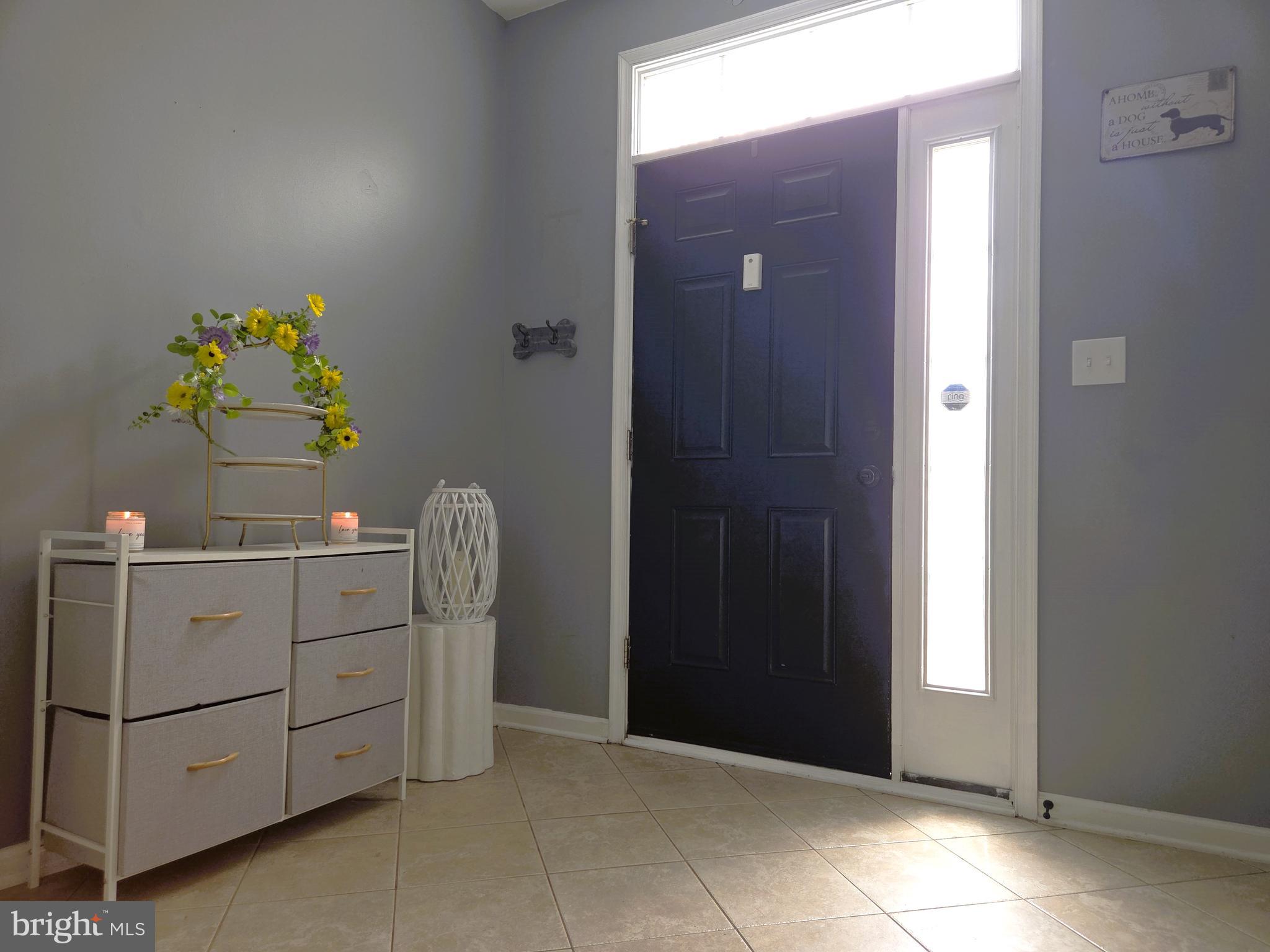 34 Springfield Circle Middletown, DE 19709 - Photo 5 of 34 a entryway with a cabinet