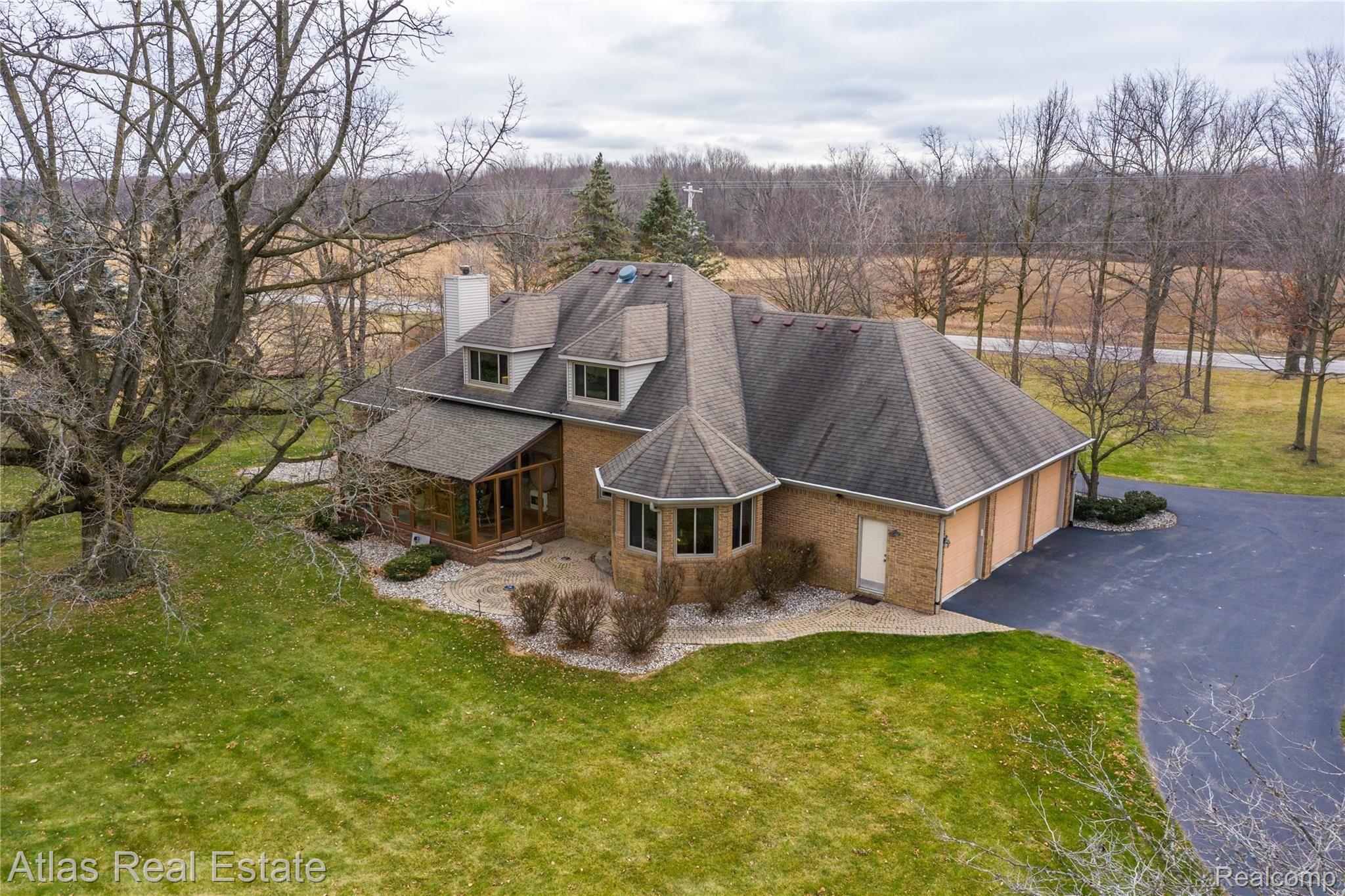 7217 Perry Road Grand Blanc, MI 48439 - Photo 20 of 84 Exteriors (20 of 25).jpg