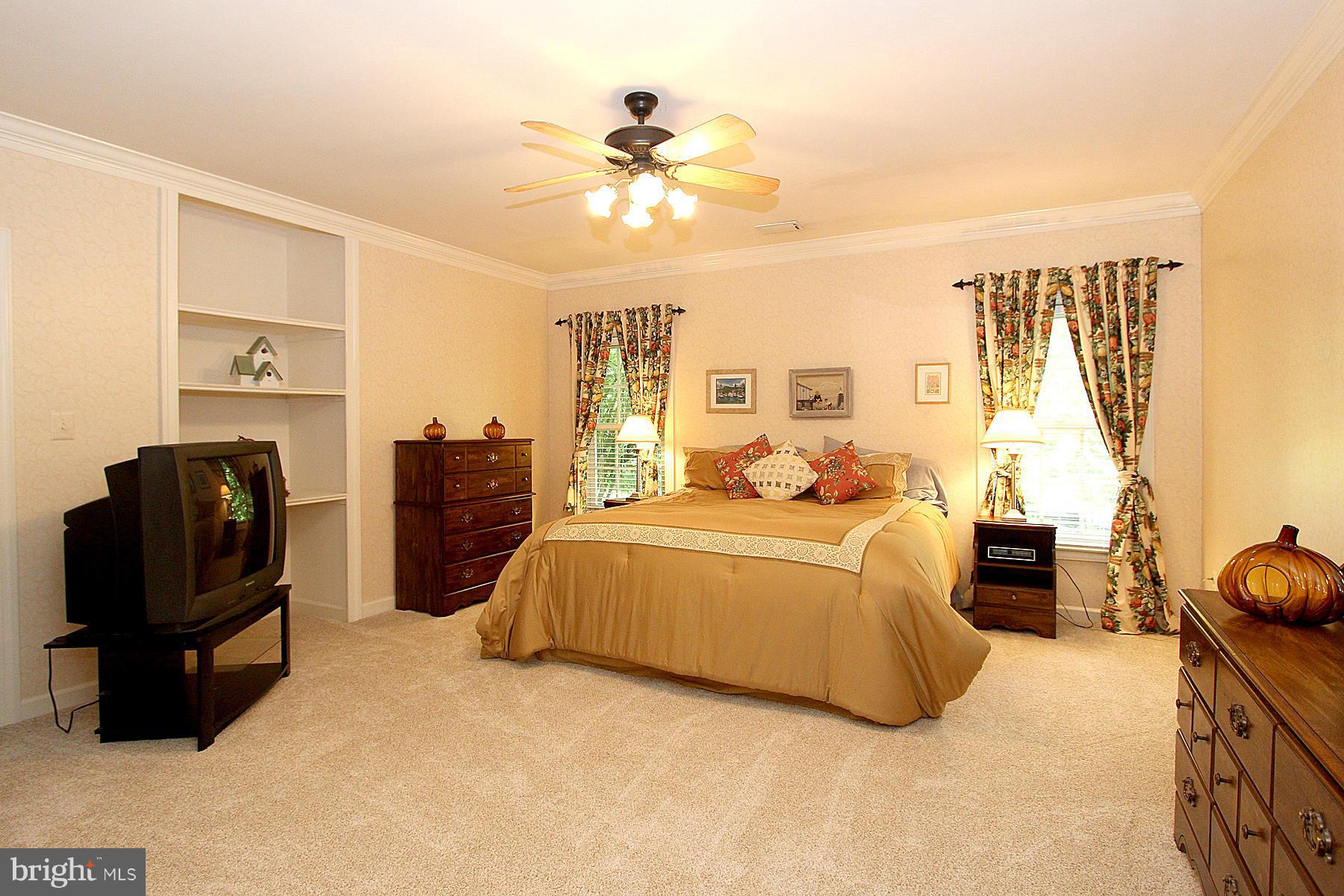 882 Chinquapin Road McLean, VA 22102 - Photo 26 of 30 Bedroom