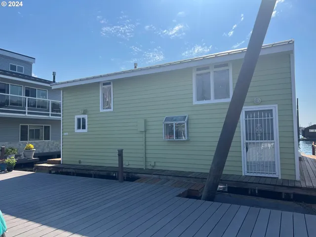 $150,000 | 18989 Northeast Marine Drive, Unit D57, Portland, OR 97230