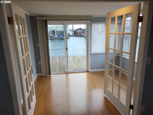 $150,000 | 18989 Northeast Marine Drive, Unit D57, Portland, OR 97230