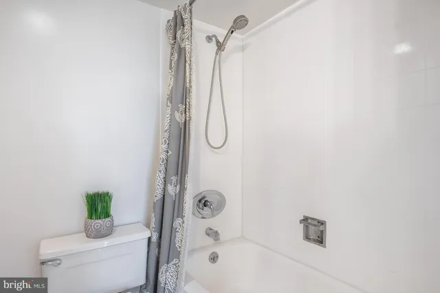 $350,000 | 1808 Old Meadow Road, Unit 1115, McLean, VA 22102