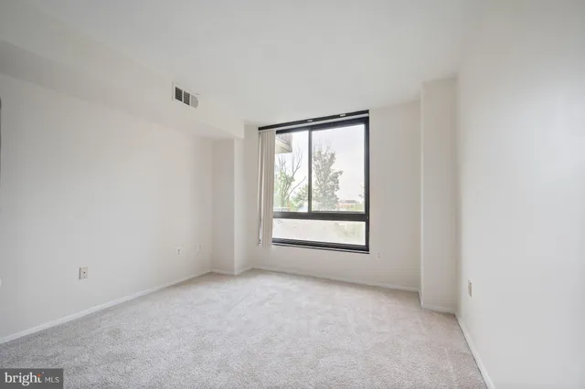 $350,000 | 1808 Old Meadow Road, Unit 1115, McLean, VA 22102