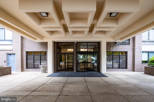 $350,000 | 1808 Old Meadow Road, Unit 1115, McLean, VA 22102