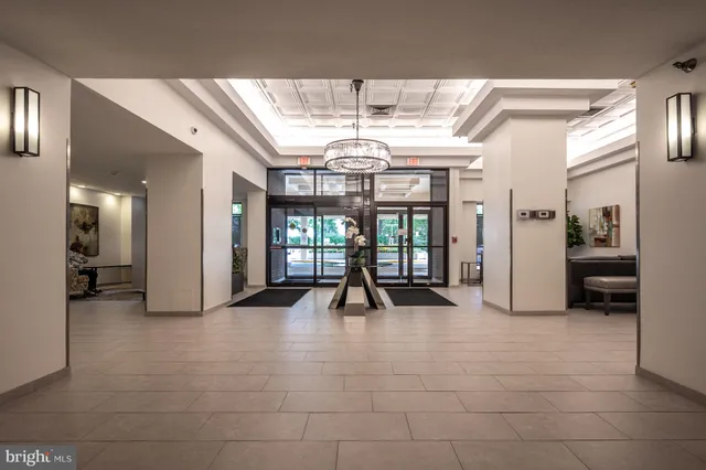 $350,000 | 1808 Old Meadow Road, Unit 1115, McLean, VA 22102