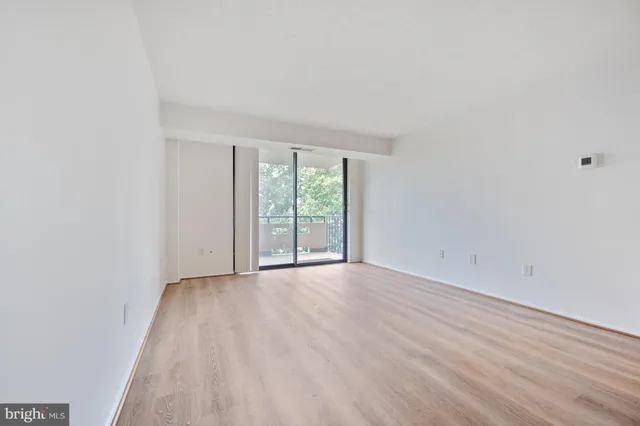 $350,000 | 1808 Old Meadow Road, Unit 1115, McLean, VA 22102