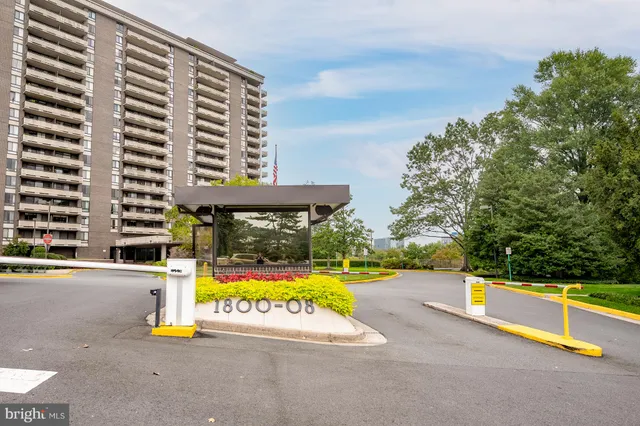 $350,000 | 1808 Old Meadow Road, Unit 1115, McLean, VA 22102