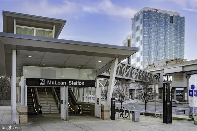 $350,000 | 1808 Old Meadow Road, Unit 1115, McLean, VA 22102