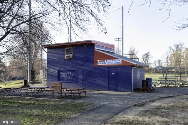 $350,000 | 1808 Old Meadow Road, Unit 1115, McLean, VA 22102