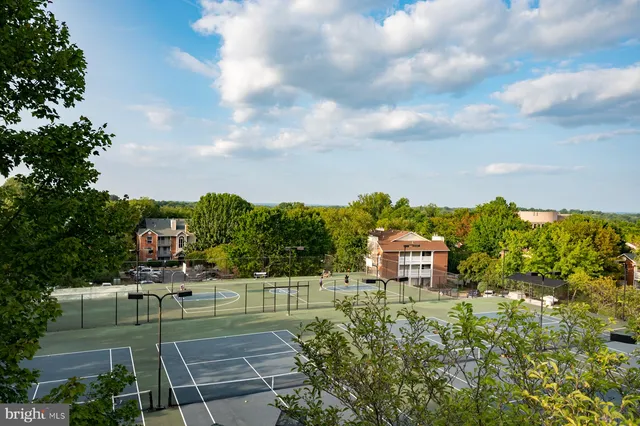 $350,000 | 1808 Old Meadow Road, Unit 1115, McLean, VA 22102