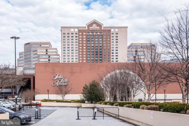 $350,000 | 1808 Old Meadow Road, Unit 1115, McLean, VA 22102