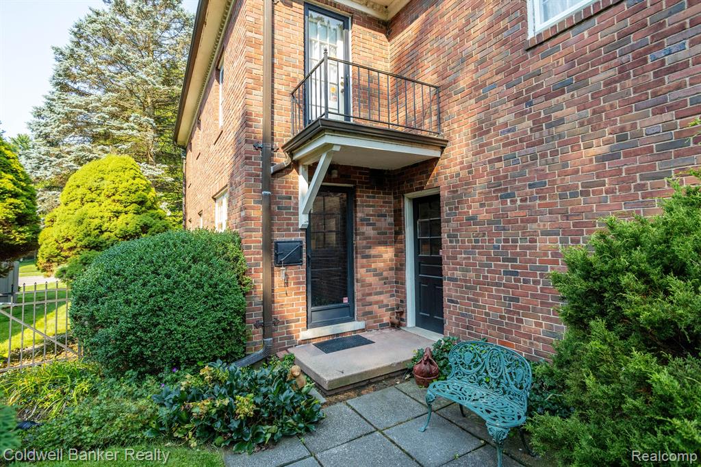 868 Whittier Road Grosse Pointe Park, MI 48230 - Photo 6 of 48