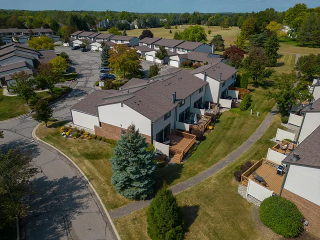 $365,000 | 1202 Concord Court, Unit 67, Northville, MI 48167