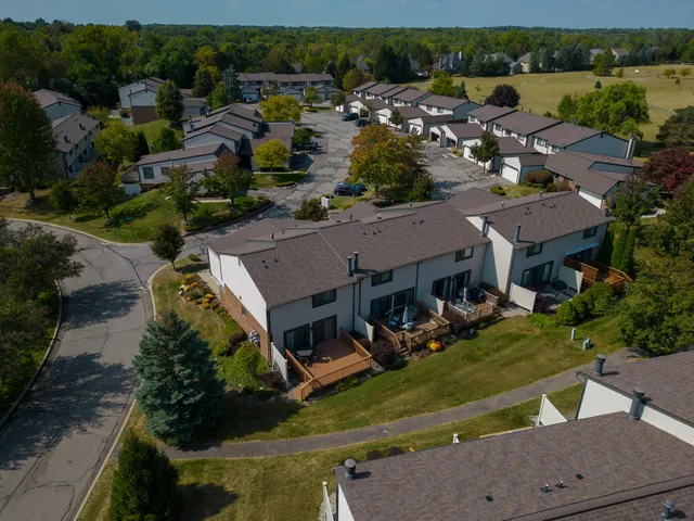 $365,000 | 1202 Concord Court, Unit 67, Northville, MI 48167