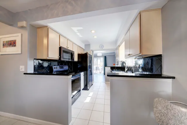 $365,000 | 1202 Concord Court, Unit 67, Northville, MI 48167