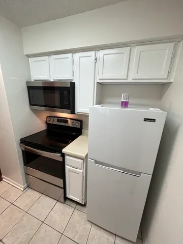 $1,100 | 2120 El Paseo Street, Unit 1912, Houston, TX 77054