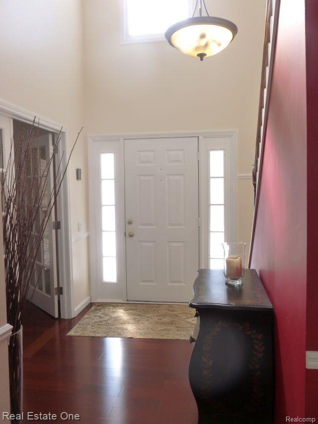 2342 Millbrook Court Rochester, MI 48306 - Photo 4 of 36 Foyer
