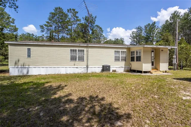 $1,700 | 6749 Southeast 65th Avenue, Trenton, FL 32693