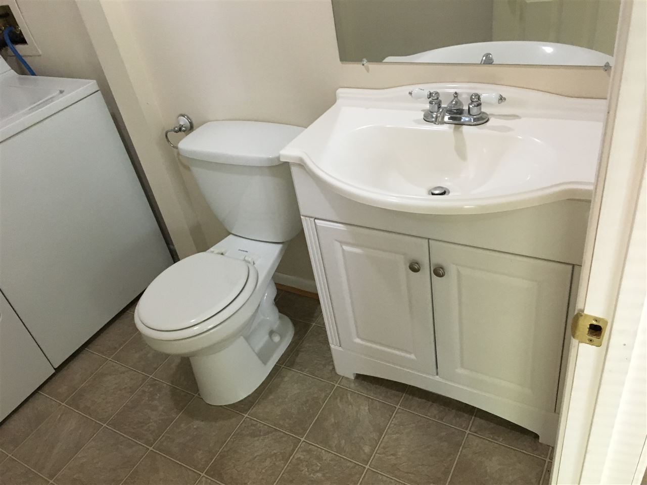 282 Winding Pond Road, Unit 282 Londonderry, NH 03053 - Photo 7 of 26 Gallery Image 7