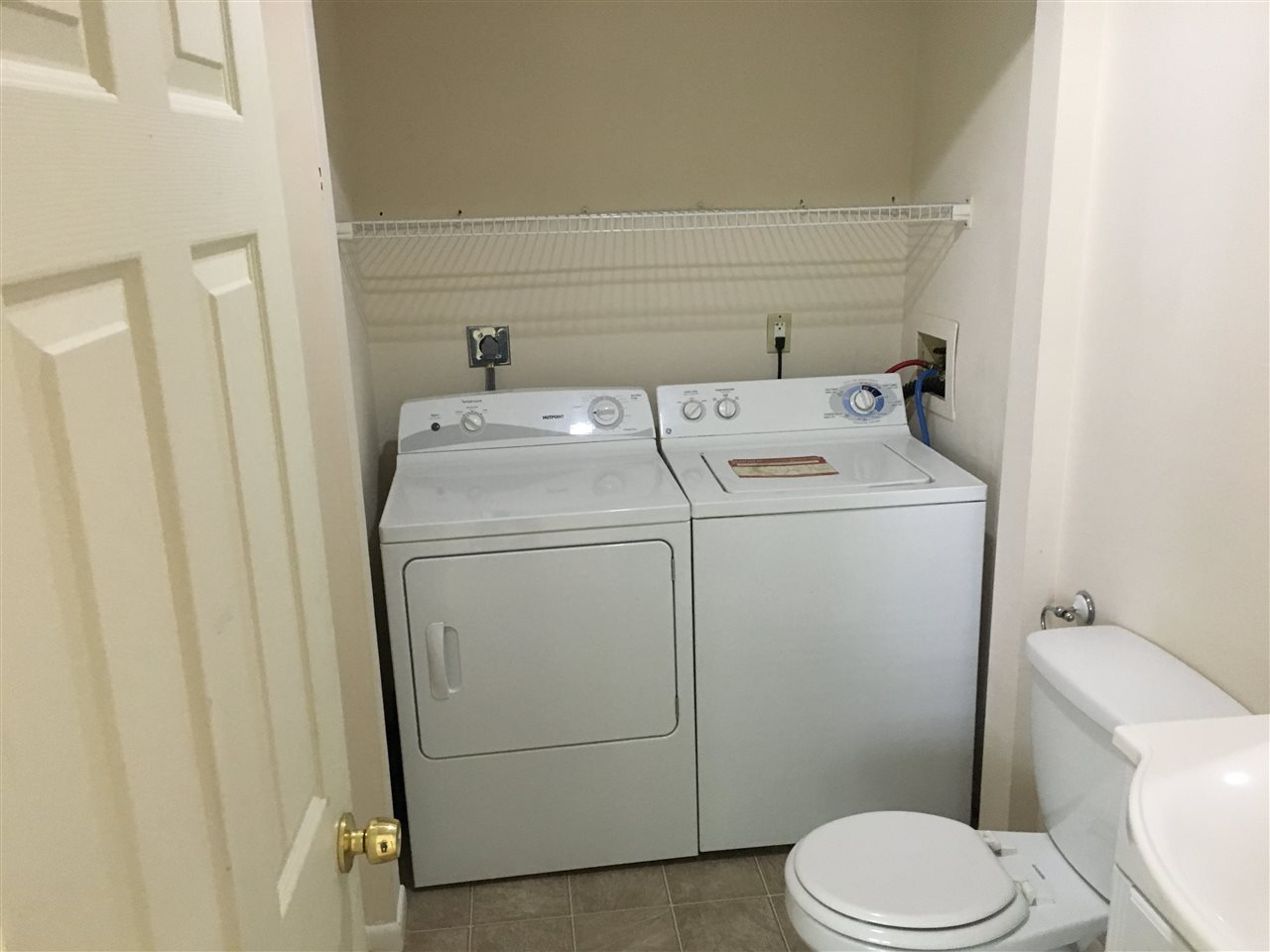 282 Winding Pond Road, Unit 282 Londonderry, NH 03053 - Photo 8 of 26 Gallery Image 8